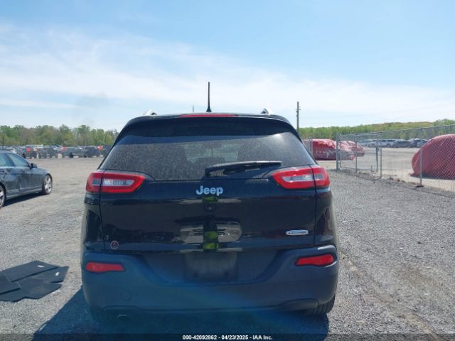 1C4PJLCB1HW596240 Jeep Cherokee Latitude Fwd