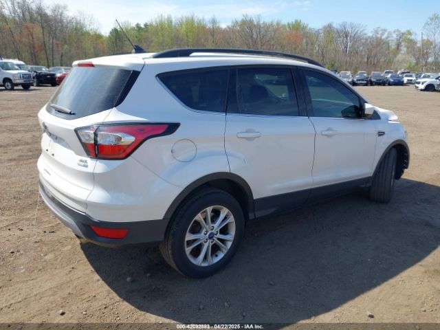 1FMCU9HDXJUC25514 Ford ESCAPE SEL