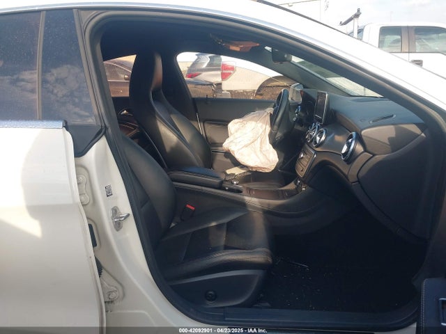 WDDSJ4EBXFN244635 Mercedes-Benz CLA 250