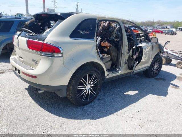 2LMDJ8JK5EBL13869 Lincoln MKX