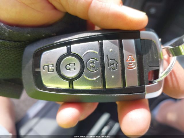 1FMCU9J91NUB87215 Ford Escape Titanium