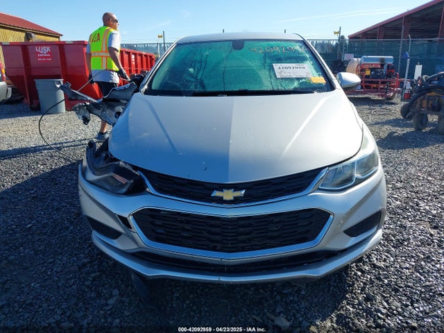 1G1BC5SMXH7110305 Chevrolet Cruze Ls Auto