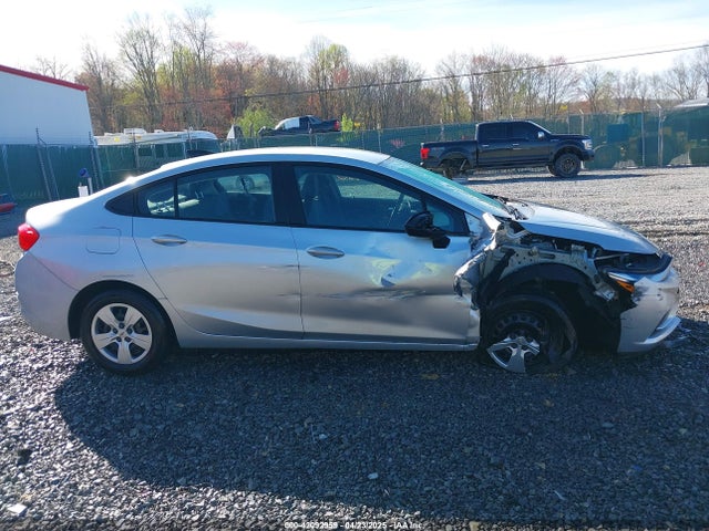 1G1BC5SMXH7110305 Chevrolet Cruze Ls Auto