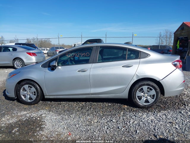 1G1BC5SMXH7110305 Chevrolet Cruze Ls Auto