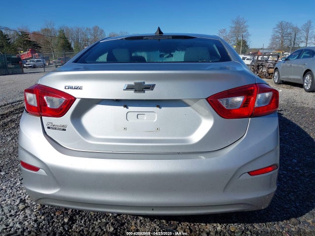 1G1BC5SMXH7110305 Chevrolet Cruze Ls Auto