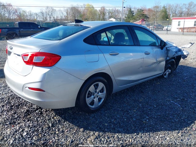 1G1BC5SMXH7110305 Chevrolet Cruze Ls Auto