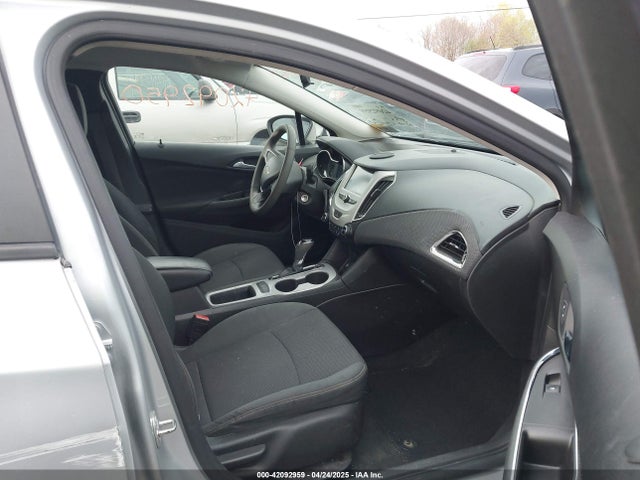 1G1BC5SMXH7110305 Chevrolet Cruze Ls Auto