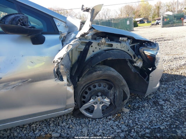 1G1BC5SMXH7110305 Chevrolet Cruze Ls Auto
