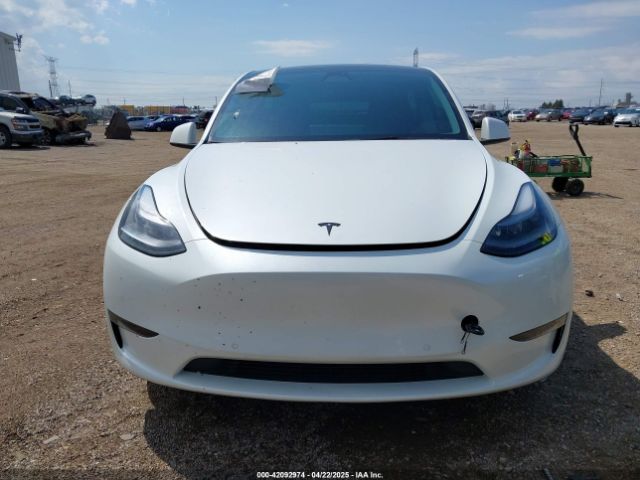 7SAYGAEE8NF547845 Tesla Model Y