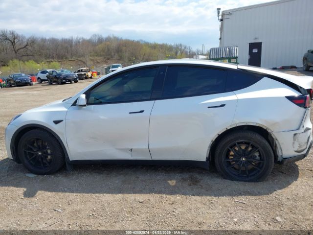 7SAYGAEE8NF547845 Tesla Model Y