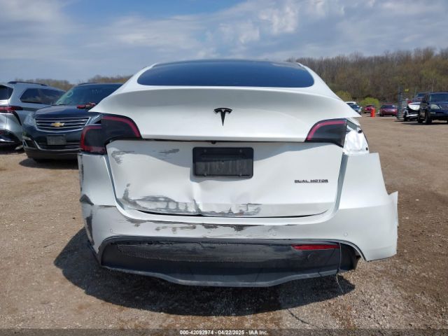 7SAYGAEE8NF547845 Tesla Model Y