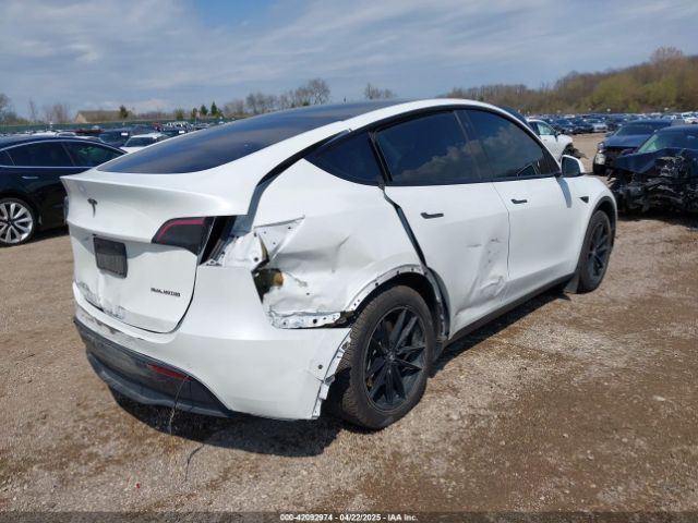 7SAYGAEE8NF547845 Tesla Model Y