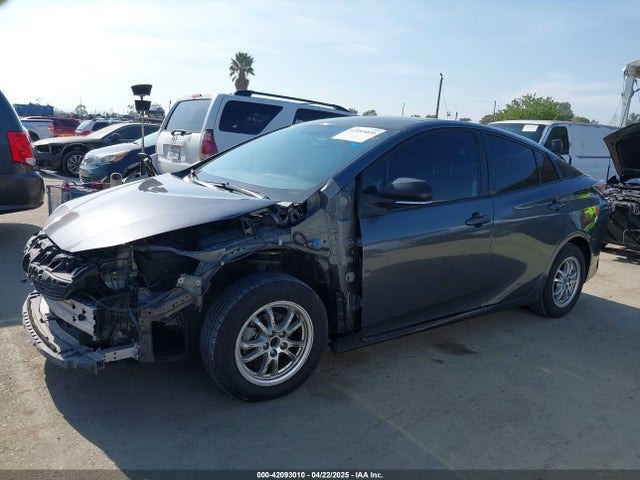 JTDKBRFU0G3503585 Toyota Prius Two