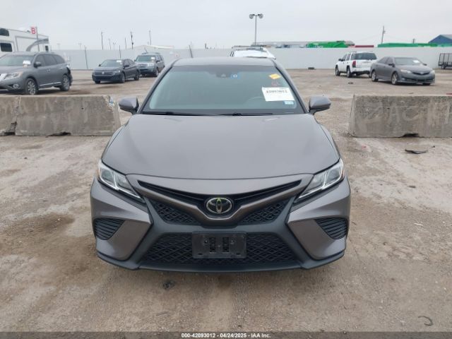 4T1B11HK6JU036332 Toyota CAMRY SE