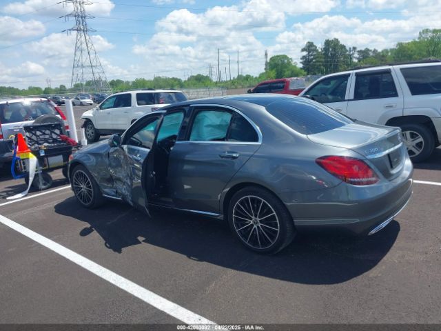 W1KWF8DBXMR645829 Mercedes-Benz C 300 Sedan