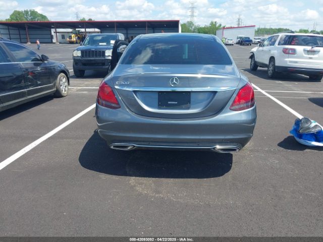 W1KWF8DBXMR645829 Mercedes-Benz C 300 Sedan