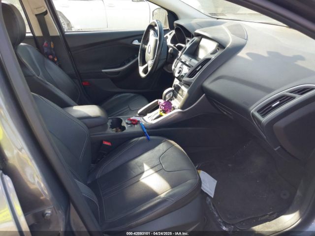 1FADP3J24EL241067 Ford Focus Titanium