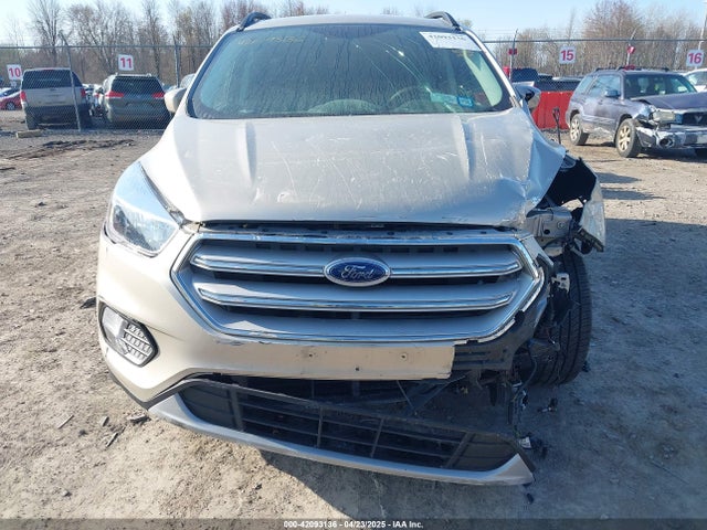 1FMCU9GD2JUD12616 Ford ESCAPE SE