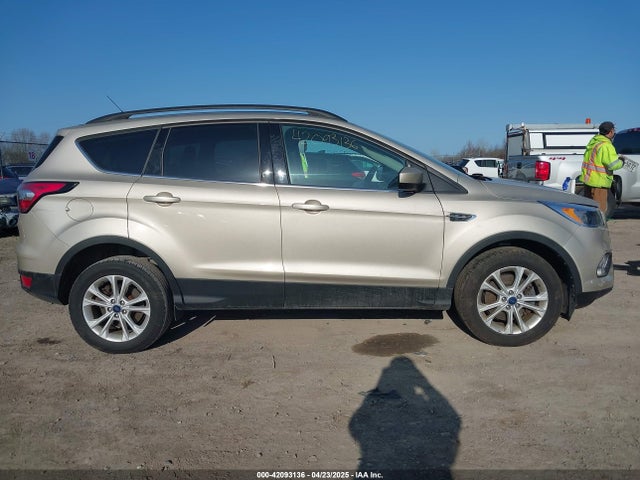 1FMCU9GD2JUD12616 Ford ESCAPE SE