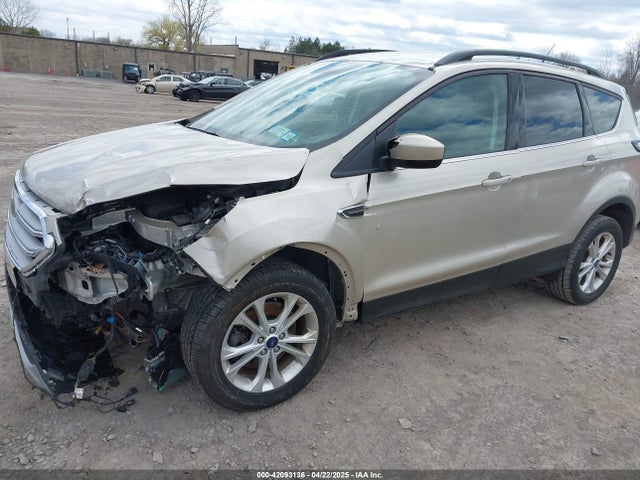 1FMCU9GD2JUD12616 Ford ESCAPE SE