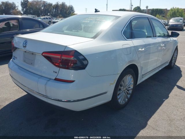 2017 VOLKSWAGEN PASSAT 1VWBT7A30HC037915 Photo 3