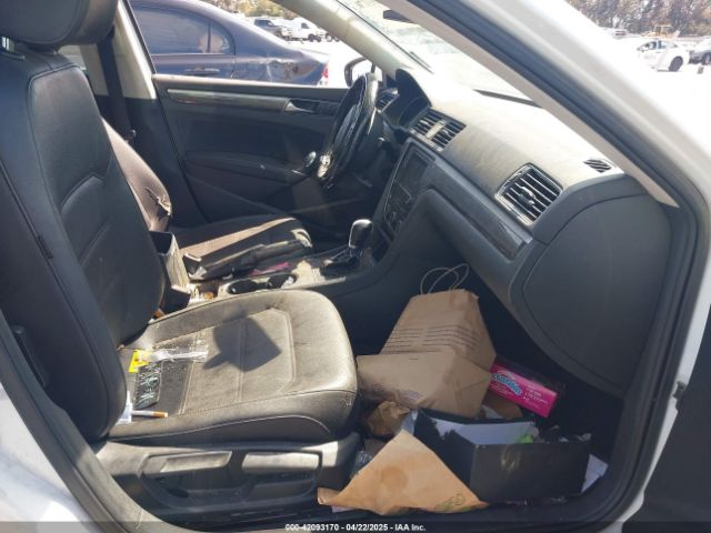 2017 VOLKSWAGEN PASSAT 1VWBT7A30HC037915 Photo 4