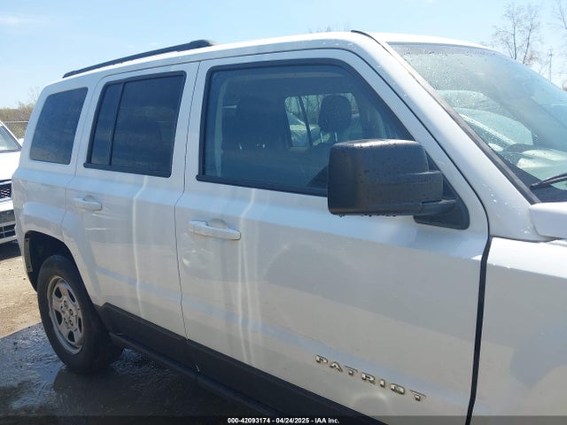 1C4NJPBA2GD502240 Jeep Patriot Sport