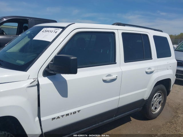 1C4NJPBA2GD502240 Jeep Patriot Sport