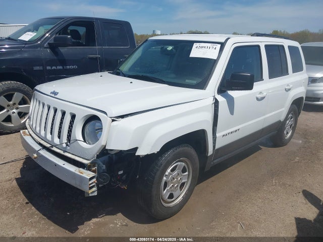 1C4NJPBA2GD502240 Jeep Patriot Sport