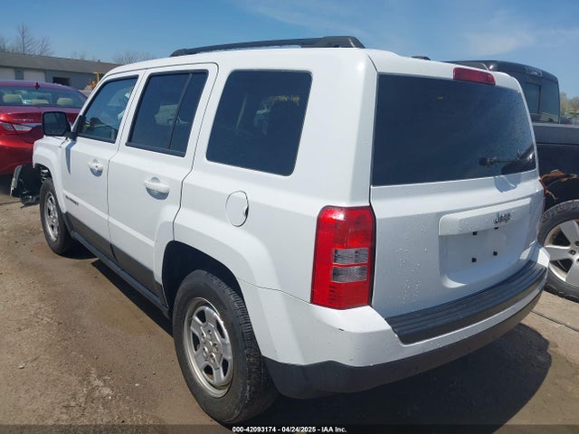 1C4NJPBA2GD502240 Jeep Patriot Sport