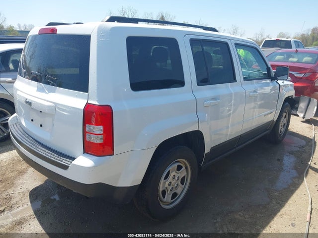 1C4NJPBA2GD502240 Jeep Patriot Sport