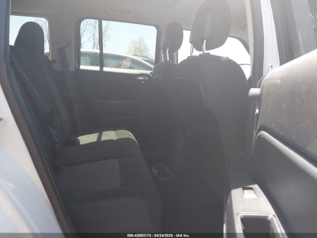 1C4NJPBA2GD502240 Jeep Patriot Sport