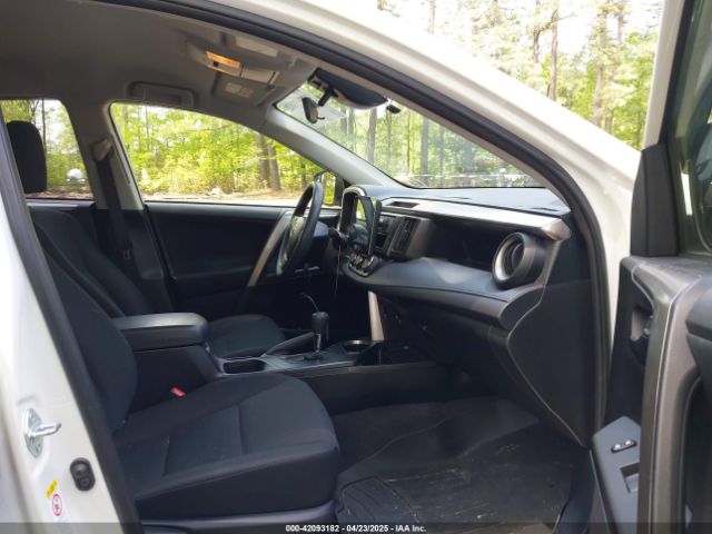 JTMZFREV6HJ110359 Toyota RAV4 LE