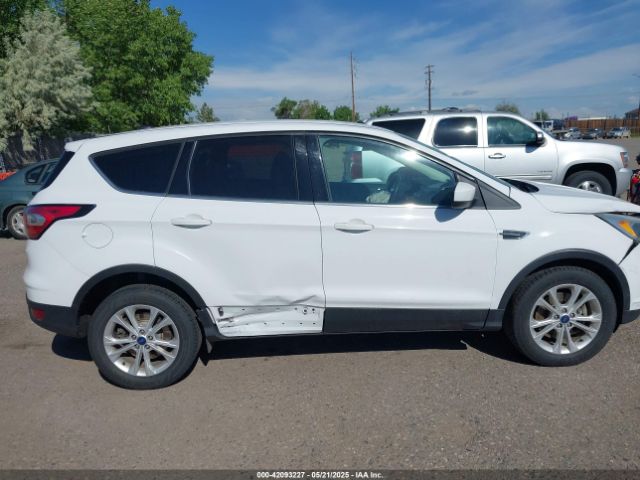 1FMCU9GD3HUB82341 Ford ESCAPE SE