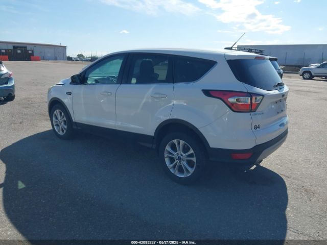 1FMCU9GD3HUB82341 Ford ESCAPE SE