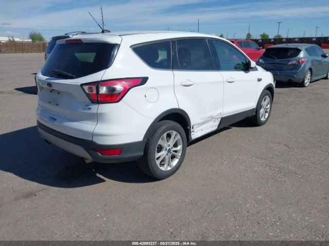 1FMCU9GD3HUB82341 Ford ESCAPE SE