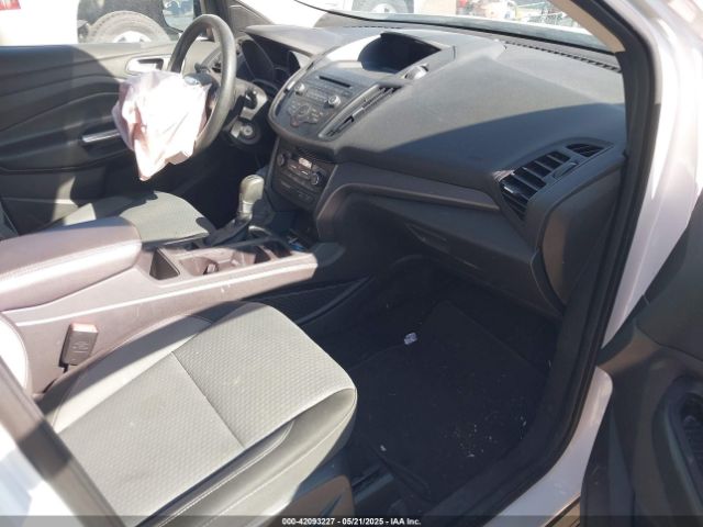 1FMCU9GD3HUB82341 Ford ESCAPE SE