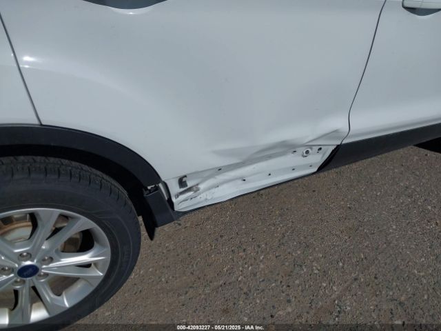 1FMCU9GD3HUB82341 Ford ESCAPE SE