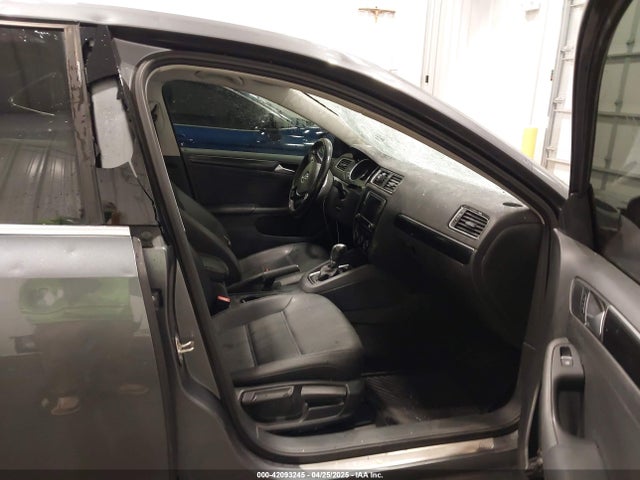 3VWL17AJ9HM211052 Volkswagen Jetta 1.8t Sel
