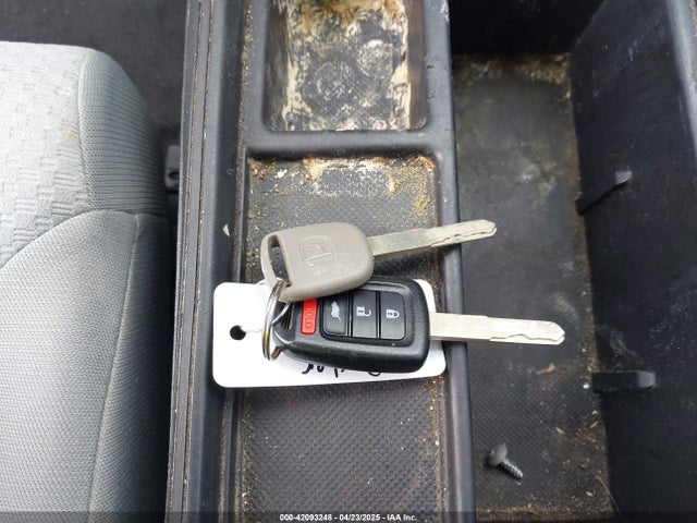 3CZRM3H37GG700237 Honda CR-V LX