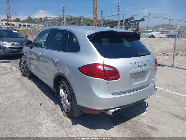 2013 PORSCHE CAYENNE WP1AB2A28DLA85859 Photo 2