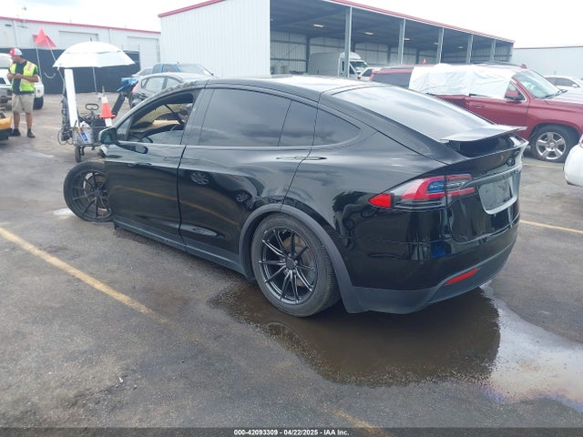 2019 TESLA MODEL X 5YJXCBE23KF183815 Photo 2