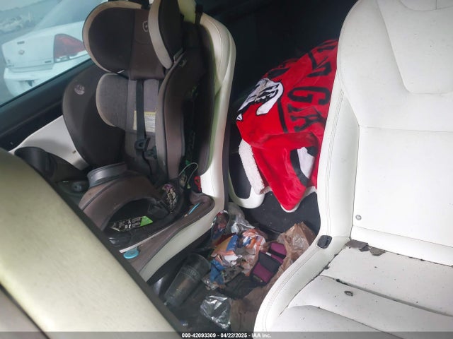 2019 TESLA MODEL X 5YJXCBE23KF183815 Photo 7