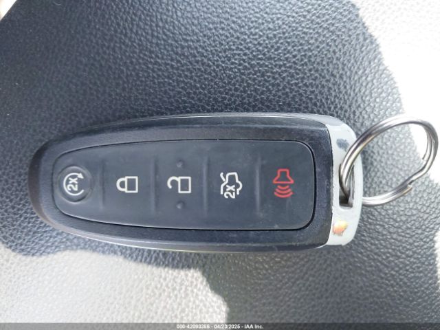 1FMCU9HD9KUB73827 Ford ESCAPE SEL