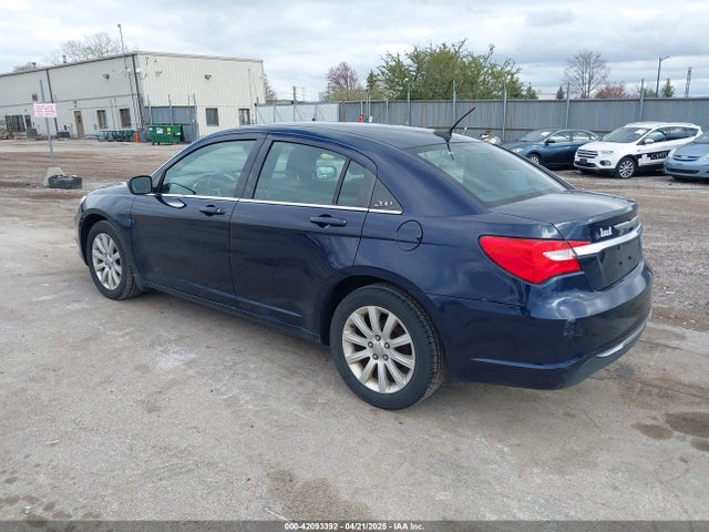 Chrysler 200 Touring 2014 1C3CCBBB5EN111950 Image 3