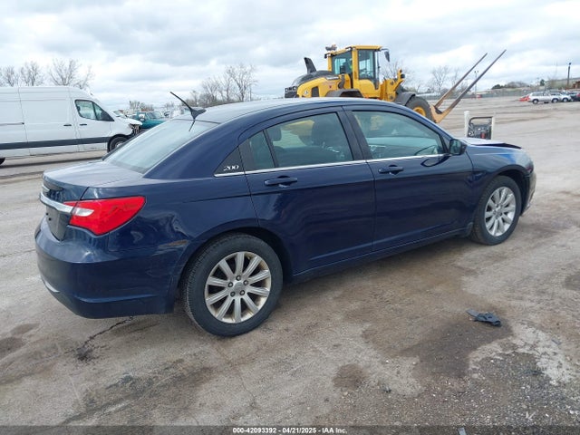 Chrysler 200 Touring 2014 1C3CCBBB5EN111950 Image 4