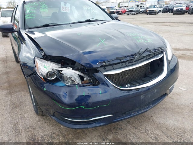 Chrysler 200 Touring 2014 1C3CCBBB5EN111950 Image 6