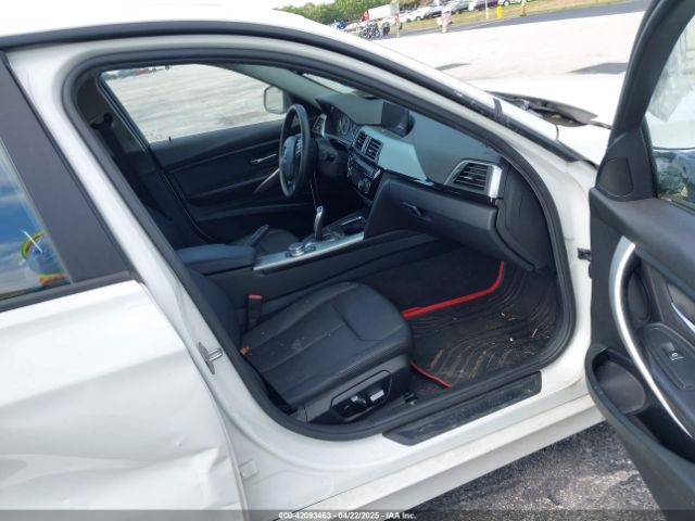 WBA8E5G39HNU44894 BMW 320i Xdrive