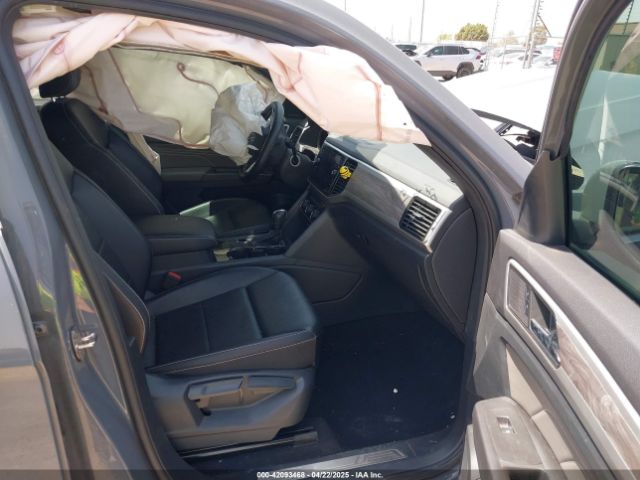 1V2WC2CA8NC215017 Volkswagen Atlas Cross Sport 2.0t Se W/technology