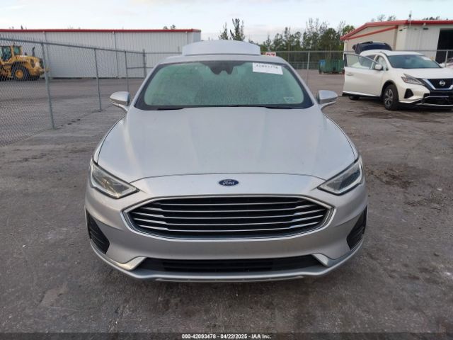 3FA6P0MU3KR136943 Ford Fusion Hybrid Sel